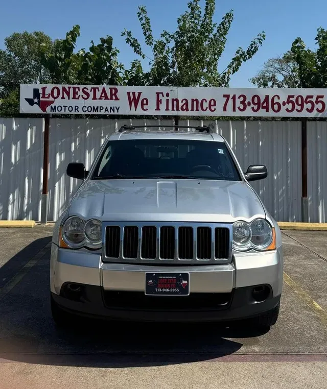 2010 Jeep Grand Cherokee 2WD Laredo photo